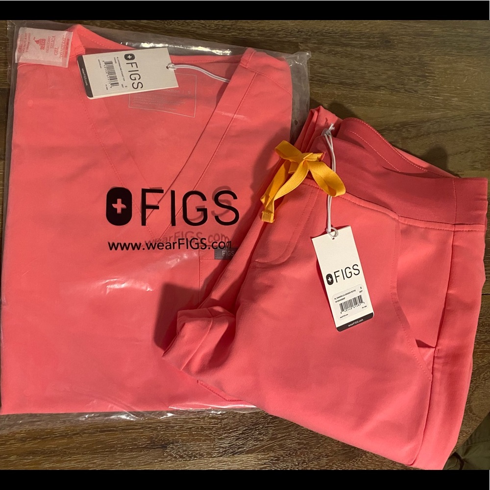 Neon Pink Figs Scrub Set